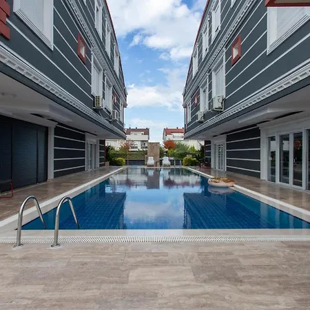 Avullar Palace Mit Pool In *