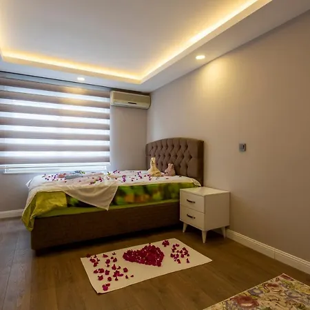 Avullar Palace Mit Pool In Apartment