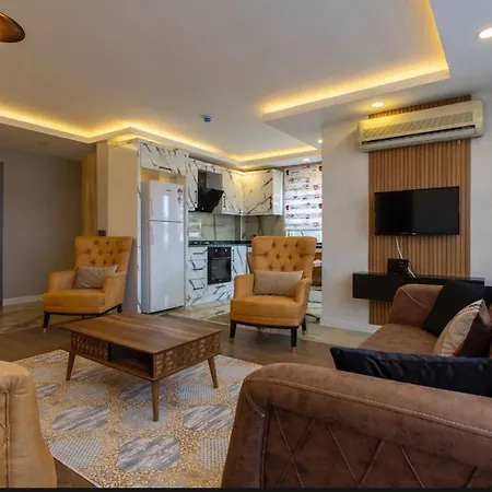아파트 Avullar Palace Mit Pool In